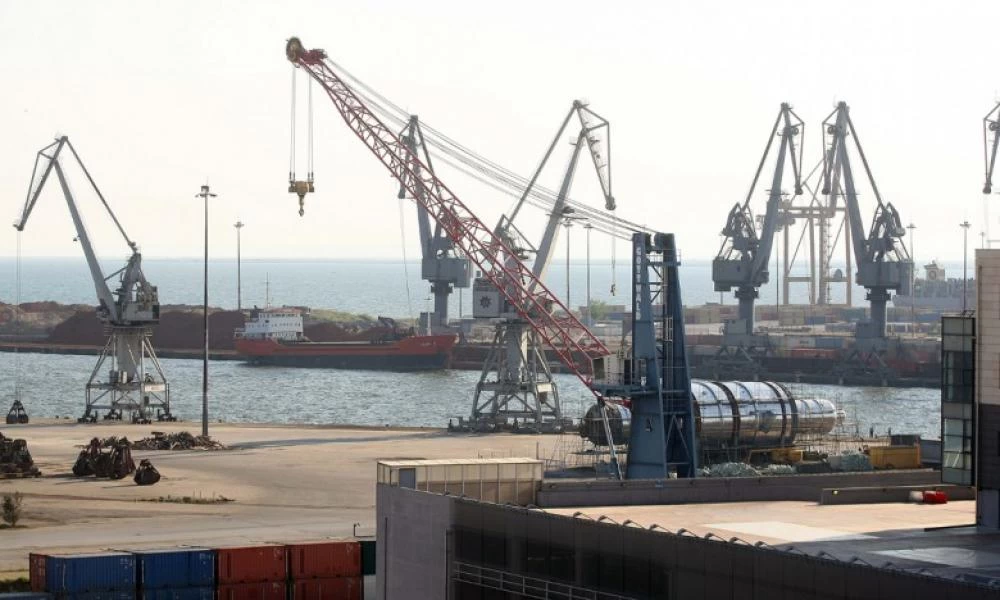 Θεσσαλονίκη: Λιμενεργάτης τραυματίστηκε σοβαρά στα κάτω άκρα από κλαρκ